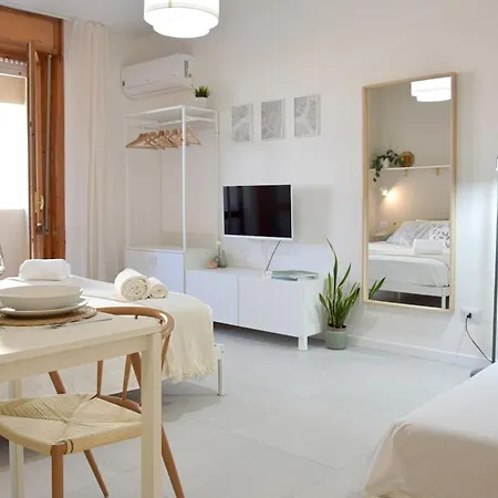 公寓 Poetto Studio, Private Parking, Smarttv, Park View *